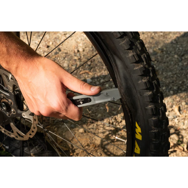 HERRAMIENTA WOLF TOOTH 8-BIT TIRE LEVER + DISC BRAKE MULTI TOOL